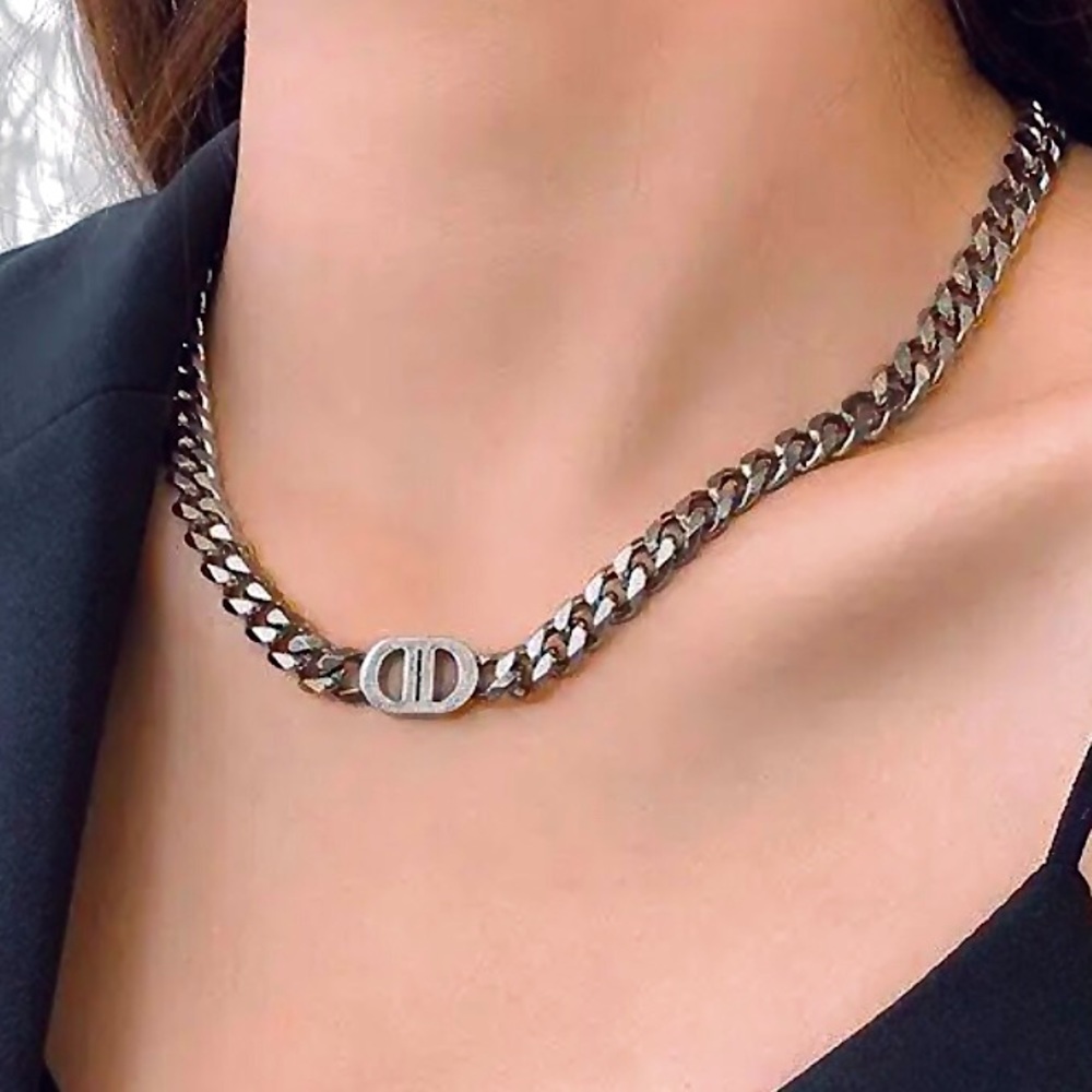 Silver-Tone Chunky Chain Necklace with Oval Link Accent